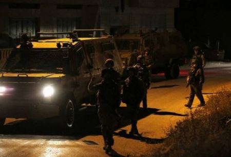 الاحتلال يعتقل 10 مواطنين من بيت لحم والخليل